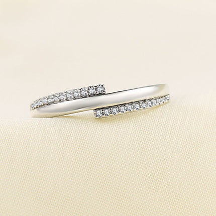 Sleek And Stylish Zircon Micro-pave Platinum-plated Ring For Women