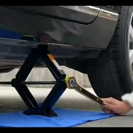 1.5T Jack with Wrench Set, Car Maintenance On-Board Tool, Effortless Tire Changing Artifact