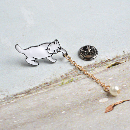 Cartoon anime fashion personality kitten pearl brooch