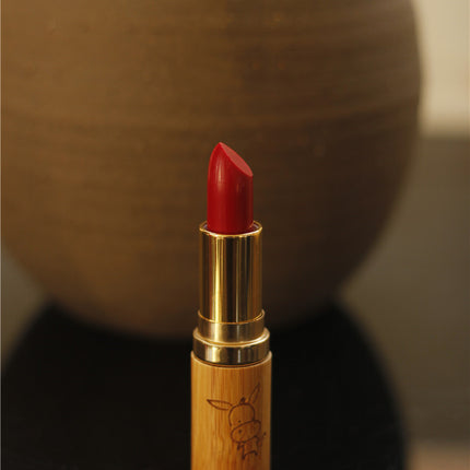 Natural inedible plant lipstick