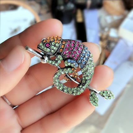 Alloy chameleon brooch