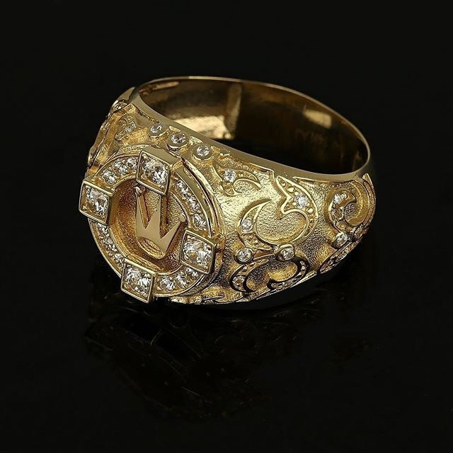 Golden Crown Ring With Retro Carved Design, European And American Style