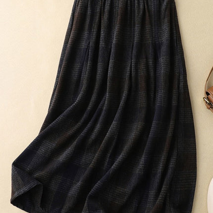 Women'S Mid-Length A-Line Skirt in Autumn And Winter with a Check Pattern.