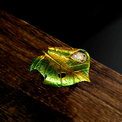 Japanese Simple Fashion Female Enamel Leaf Brooch