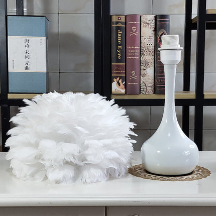 Luxury Feather Table Lamp Bedroom Bedside Light Nordic Ins Touch Dimming Desk Lights for Living Room Study Room Decor Lighting