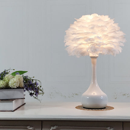 Luxury Feather Table Lamp Bedroom Bedside Light Nordic Ins Touch Dimming Desk Lights for Living Room Study Room Decor Lighting