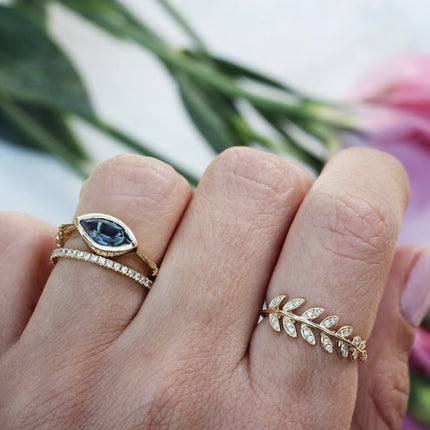 Leaf-shaped Womens Ring With Gold Plating And Sapphire Inlay Jewelry Set