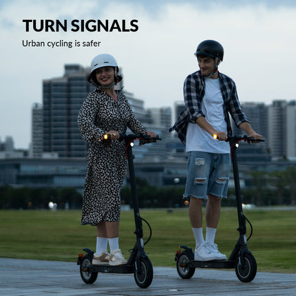 5TH WHEEL V30PPRO Foldable E-Scooter with Turn Signals & Rear Suspension - 350W Motor