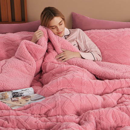 220 X 240 Taffeta Comforter, Double-Sided Rhombus Pattern Winter Blanket, Ultra Soft Fluffy Bedding