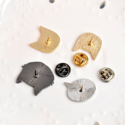 Cute cartoon dripping cat brooch