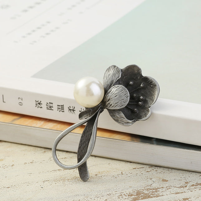 Personalized flower brooch