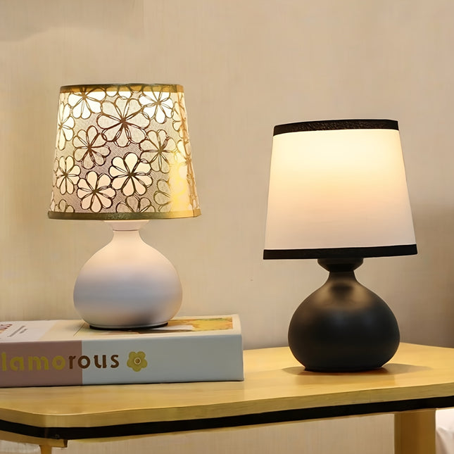 1pc Modern LED Table Lamp with Intricate Floral Pattern Shade, USB Powered, Adjustable BrightnessS