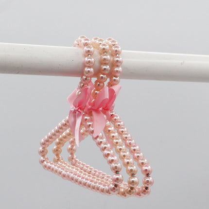 Creative pearl hanger