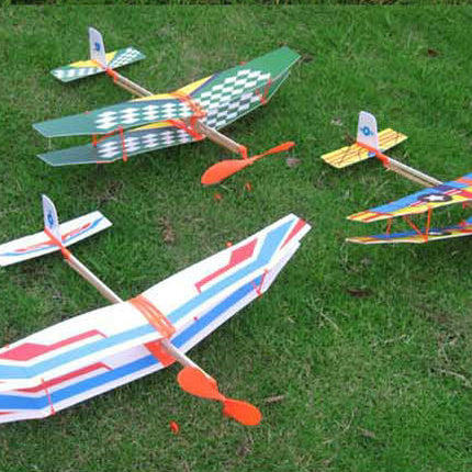 Double - wing rubber - powered aircraft