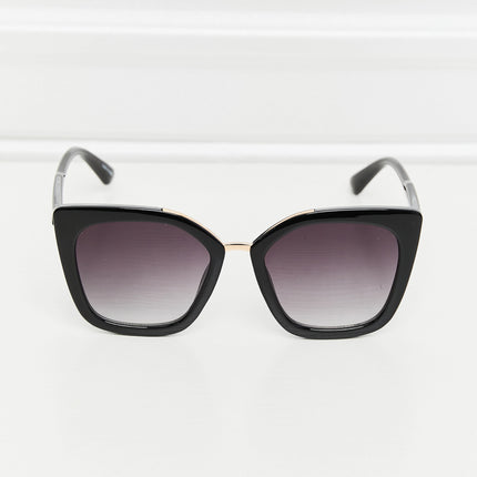 29ef4fb1edc3438fae6e8e5aff8411be-Max