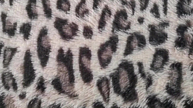 long plush Mat, light yellow with black spots tie-dye design, suitable for living room and bedroom