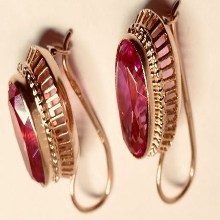 Fashionable Simple 18k Golden Hollow C- Type Red Gem Keel Ear Clip For Women