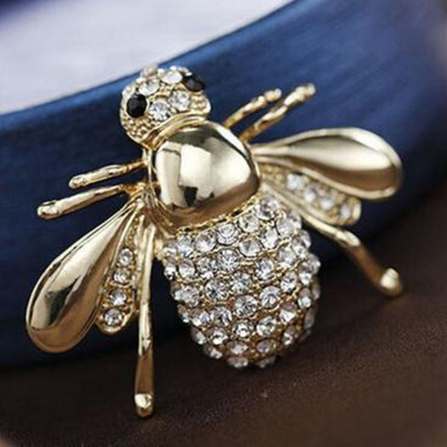 Cute bee brooch cardigan pin