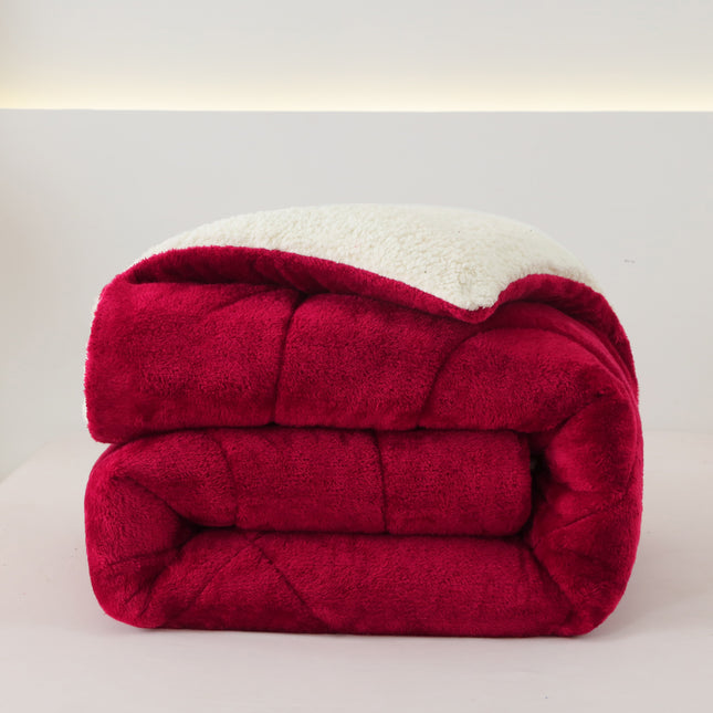 Thickened three-layer warm quilt, pure color surface fluffy, can be heated immediately