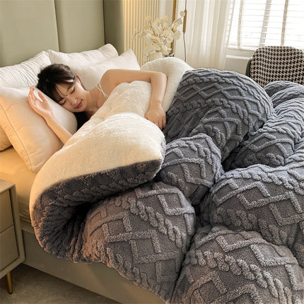 1pc Comfortable Soft Milk Fleece Warm Winter Quilt - Thickened Soft Plush Comforter