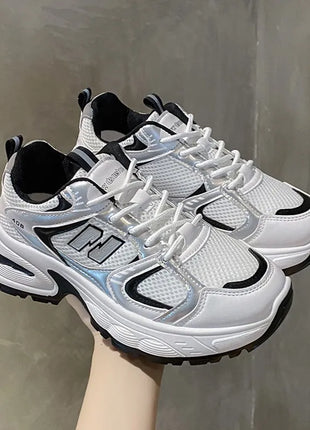 New Spring Women's Sneakers Luxury Designer Fashion Casual Sneakers White Breathable Tennis Shoes Low Top Vulcanized Shoes