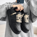 US 7 / Black