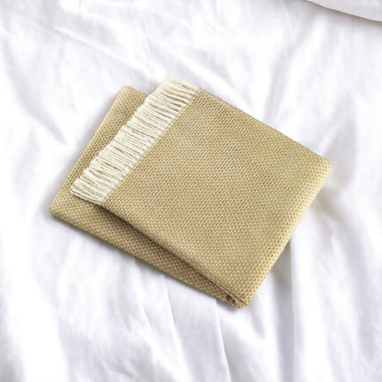 Soft Yellow Stone Links Pattern Throw Blanket