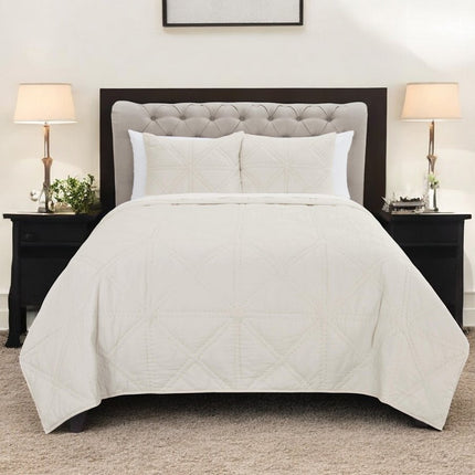 Set of Three Ivory Geometric King Quilt