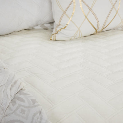 92" X 106" White Chevron Cotton Quilt