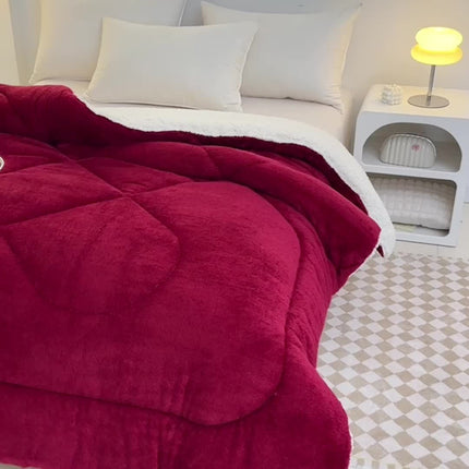 Thickened three-layer warm quilt, pure color surface fluffy, can be heated immediately