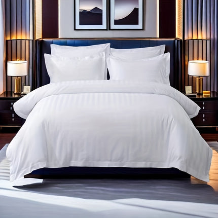 A Complete Set of White Bedding, Striped Double Bedding, Soft And Comfortable Down Comforter Cover