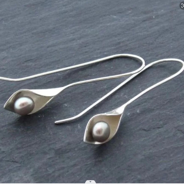 Geometric Silver Inlaid Pearl Dark Night Ear Hanging Retro