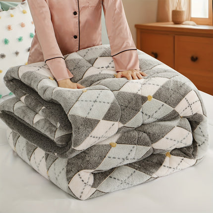 Luxury Milk Light Beige Quilted Comfort Duvet 300GSM Winter Bedspread, Soft Warm Plaid Bed Cover