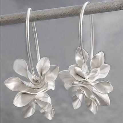 Vintage Court Style Flower Alloy Women's Elegant Personality And Fashion Earrings