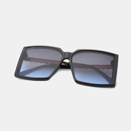 53b7eb69de0048e3bf024ba7a24f722b-Max