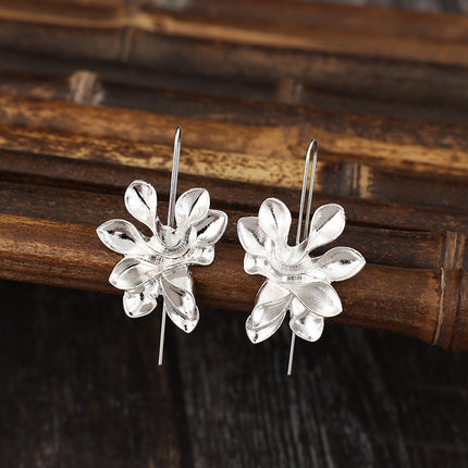 Vintage Court Style Flower Alloy Women's Elegant Personality And Fashion Earrings