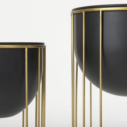 Set of Two Black Metal 20 Ounce Round Pot Planters