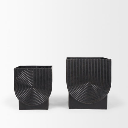 Set of Two Black Metal 20 Ounce Pot Planters