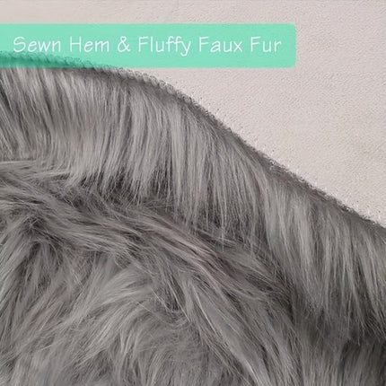 A Single Piece of Faux Carpet for Indoor Use, Extremely Soft And Fluffy, Suitable for Bedrooms.