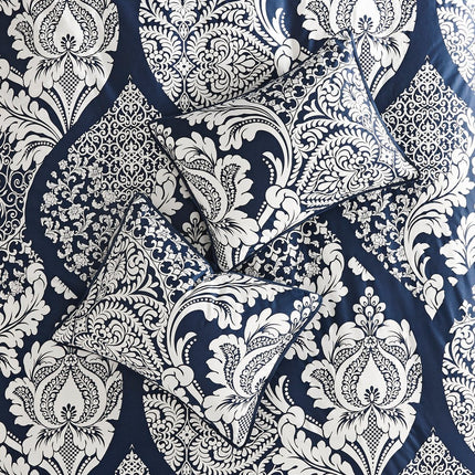 Set of Seven Indigo And White Damask Queen Ring Stitch Polyester Sham And Comforter