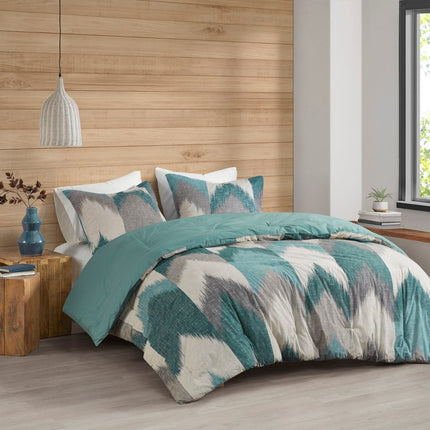 Set of Three Aqua And White King Ring Stitch Polyester Sham And Comforter