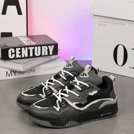 Men's Fashion Skateboard Sneakers - Breathable Casual Sneakers with Striped Design - Low-Top