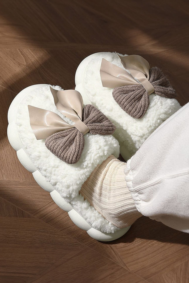 White Contrast Bowknot Applique Plush Winter Slippers (Colors May Differ by Batch)
