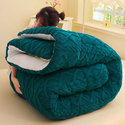 1pc Comfortable Soft Milk Fleece Warm Winter Quilt - Thickened Soft Plush Comforter