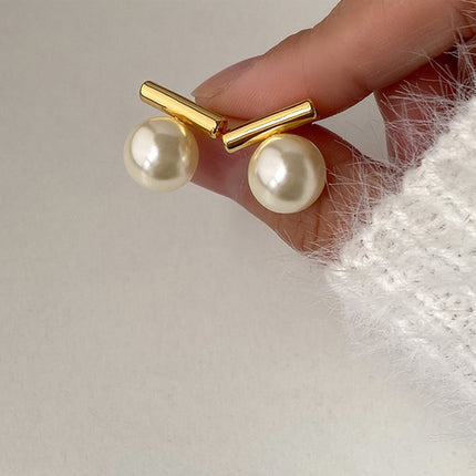 Women's Metal Pearl Stud Earrings