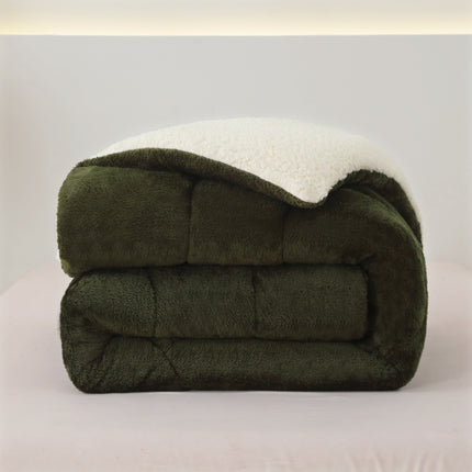 Thickened three-layer warm quilt, pure color surface fluffy, can be heated immediately