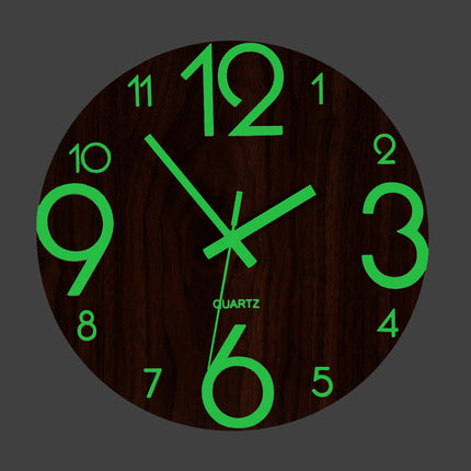 Silent luminous wall clock