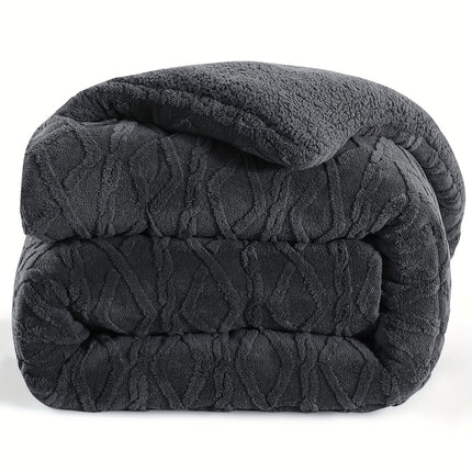 1pc Luxurious Plush Fleece Quilt - Thick, Warm, And Hypoallergenic Bedding,
