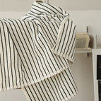 Black And White Stripes / Bath Towel 70X140
