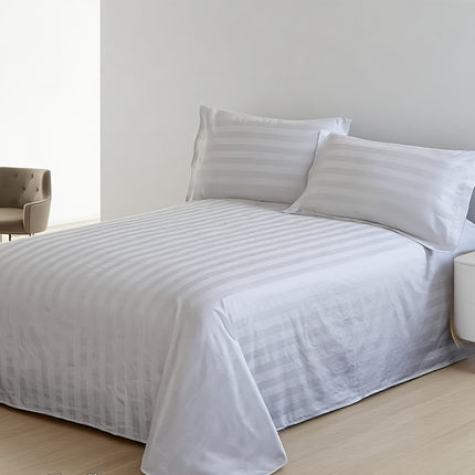 A Complete Set of White Bedding, Striped Double Bedding, Soft And Comfortable Down Comforter Cover
